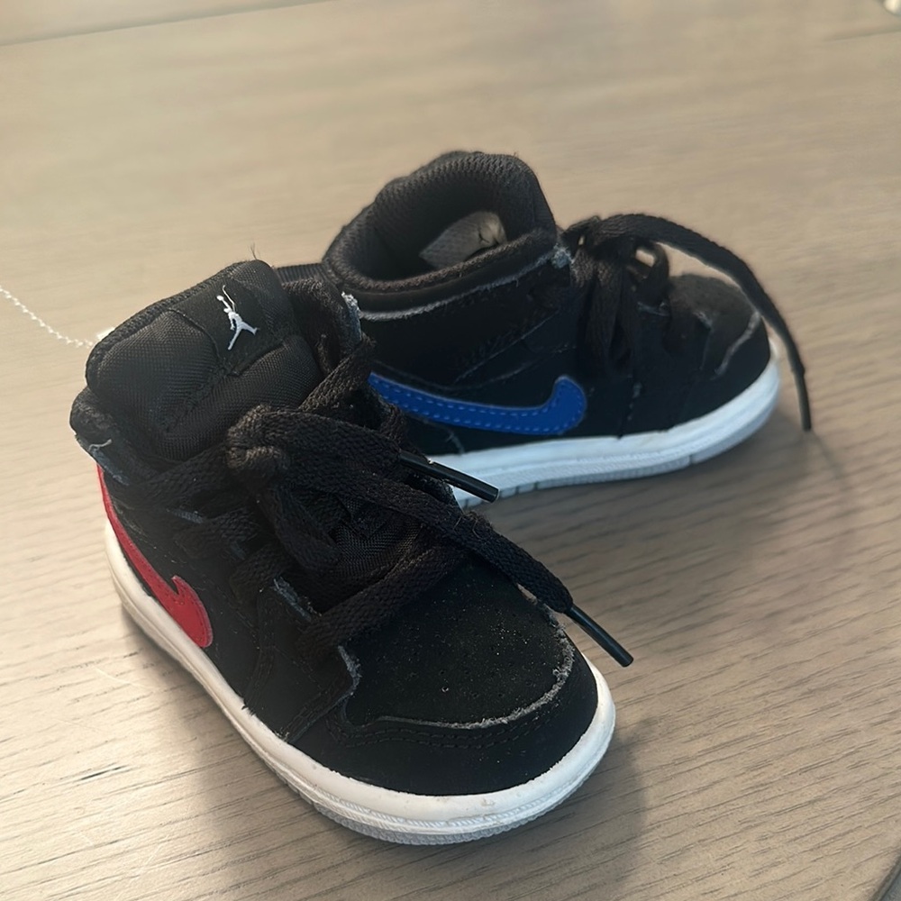 Kids' Black and Red Nike Sneakers